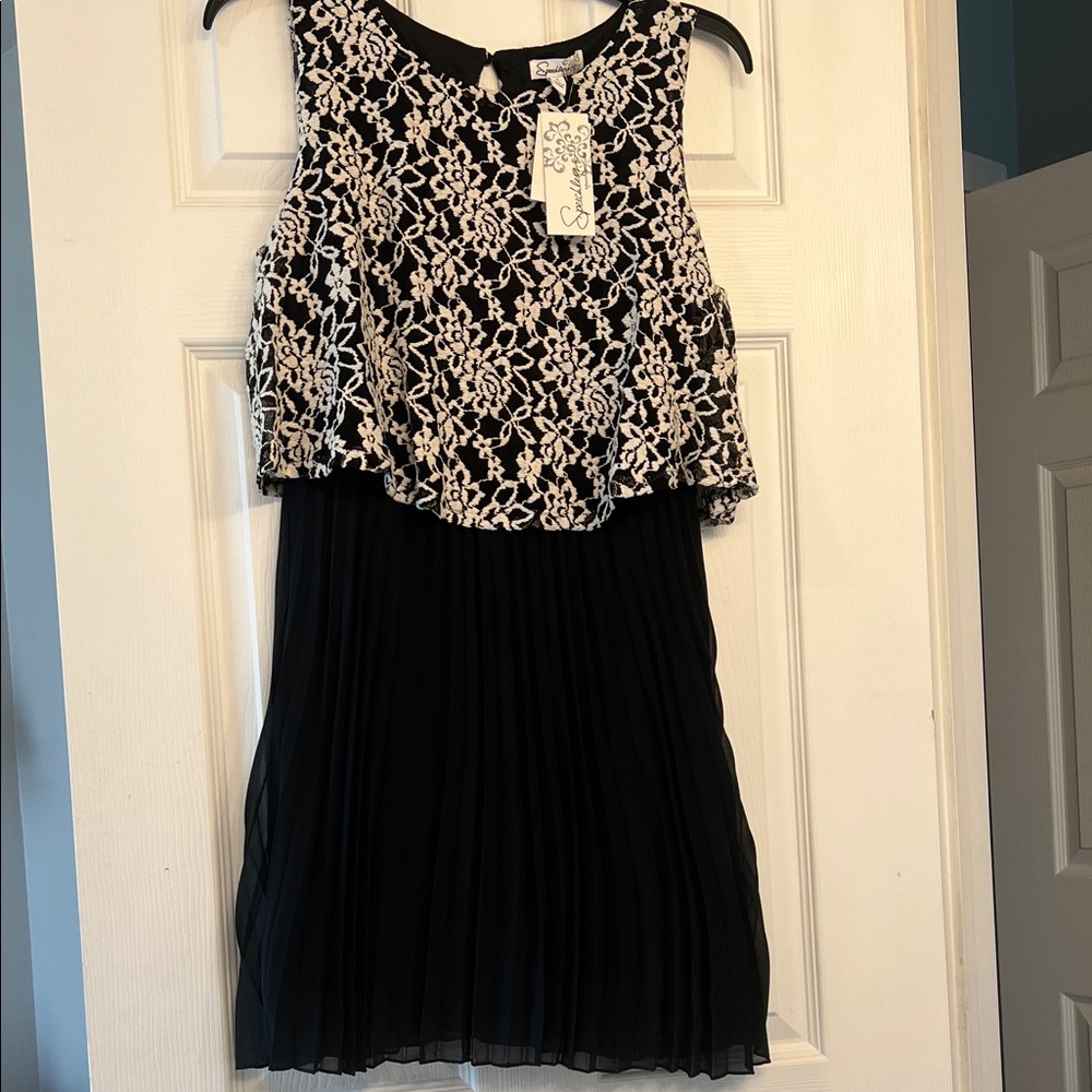 Speechless Black and White Lace Formal Dress